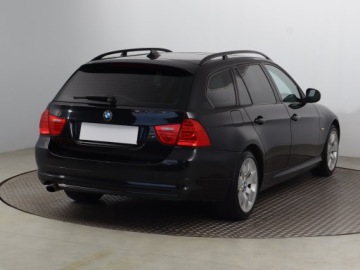 BMW Seria 3 E90-91-92-93 Touring E91 2.0 318i 143KM 2009 BMW 3 318 i, Klima, Klimatronic, Tempomat, zdjęcie 4