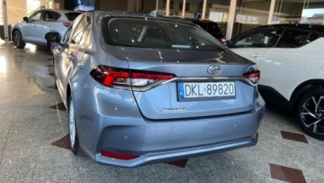 Toyota Corolla XII Sedan Facelifting 1.5 VVT-i 125KM 2023 Toyota Corolla 1.5 Benzyna 125 km tylko 32 tys. przebiegu 1.5 Benzyna 125KM, zdjęcie 18