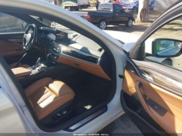 BMW Seria 5 G30-G31 2022 BMW Seria 5 540i 2022 3.0 Benzyna 335KM, zdjęcie 9