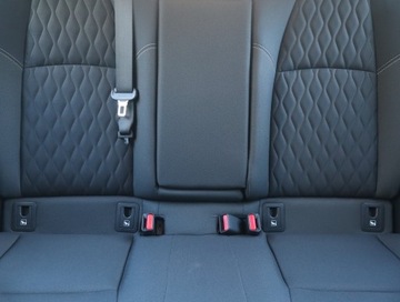 Toyota Corolla XII Sedan 1.8 Hybrid 122KM 2022 Toyota Corolla 1.8 Hybrid, Salon Polska, zdjęcie 9