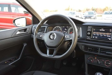 Volkswagen Polo V Hatchback 3d Facelifting 1.0 75KM 2017 Volkswagen Polo SalonPL 75KM MPI Trendline Pakiety Czujniki x2 Klimatyzajc, zdjęcie 9