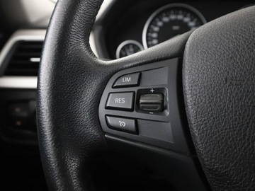 BMW Seria 3 F30-F31-F34 Touring Facelifting 2.0 318d 150KM 2017 BMW 318 Advantage automat navi grzane fotele PDC, zdjęcie 30