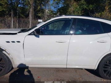 Maserati Levante 2021 Maserati Levante 2021 3.0l 3.0 Benzyna 345KM, zdjęcie 2