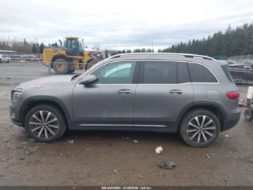 Mercedes GLB 2023 Mercedes-Benz GLB 250 2023 2.0 Benzyna 221KM, zdjęcie 2