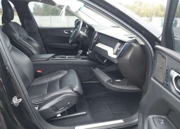 Volvo XC60 II 2021 Volvo XC 60 2021, T5 Inscription, 2.0L, od ubezpieczalni 2.0 Benzyna 253KM, zdjęcie 10