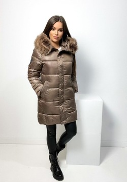 КОРОЛЕВСКОЕ ЗИМНЕЕ ПАЛЬТО С КАПЮШОНОМ И МЕХОМ L/40