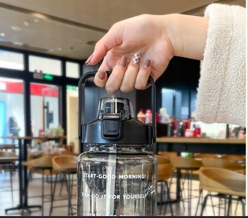 Water Jug Портативная бутылка для воды емкостью 2 л.