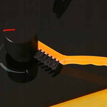 2 набора щеток для чистки кастрюль и сковородок.