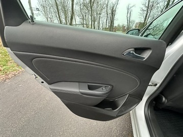 Opel Astra J Sports Tourer Facelifting 2.0 CDTI ECOTEC 165KM 2013 Opel Astra Sport Tourer 2.0 CDTI 165 KM 2013r. Xen, zdjęcie 20