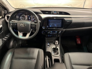 Toyota Hilux VIII Podwójna kabina Facelifting 2024 2.8 D-4D 204KM 2025 Toyota Hilux 2.8 D-4D mHEV Double Cab Executive 4x, zdjęcie 2