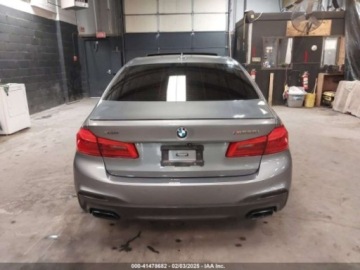 BMW Seria 5 G30-G31 2020 BMW M5 2020 BMW 5 Series M550i xDrive Sedan 4.4 Benzyna 53KM, zdjęcie 5