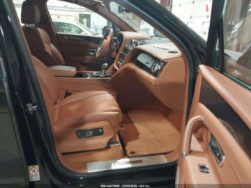 Bentley Bentayga 2019 Bentley Bentayga V8, 2019r., 4x4, 4.0L 4.0 Benzyna 542KM, zdjęcie 8