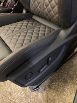 КОМПЛЕКТ СИДЕНИЙ AUDI Q5 80A S-LINE КРАСНАЯ РЕЗЬБА БОКОВАЯ ЧЕЛКА OLUFSEN КОЖА EU