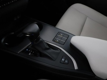 Lexus UX Crossover Facelifting 2.0 250h 184KM 2023 Lexus UX Executive Navi Kamera cofania, zdjęcie 29