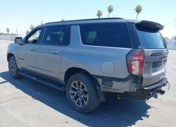 Chevrolet Suburban GMT900 2022 Chevrolet Suburban 2022, 5.3L, 4x4, Z71, od ubezpieczalni 5.3 Benzyna 355KM, zdjęcie 7