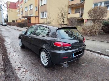 Alfa Romeo 147 Hatchback 1.6 i 16V T.Spark 120KM 2006 Alfa Romeo 147 Alfa Romeo 147 1,6 benzyna Zamiana 1.6 Benzyna 120KM, zdjęcie 14