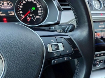 Volkswagen Passat B8 Variant 1.8 TSI BlueMotion Technology 180KM 2018 Volkswagen Passat Variant Salon PolskaFaktura VATmaly przebiegZadbanyFull, zdjęcie 14
