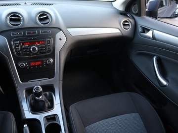 Ford Mondeo IV Hatchback 2.0 Duratorq TDCi DPF 140KM 2014 Ford Mondeo 2.0 TDCi, Salon Polska, Klima, zdjęcie 7