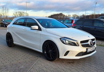 Mercedes Klasa A W176 Hatchback 5d Facelifting 180 122KM 2016 Mercedes-Benz Klasa A 1,6 Ben 122 km AMG 6 -biegow 1.6 Benzyna 122KM, zdjęcie 37