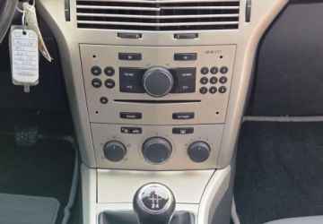 Opel Astra H Hatchback 5d 1.4 TWINPORT ecoFLEX 90KM 2008 Opel Astra Opel Astra GTC 1,4 Ben 90km 1.4 Benzyna 90KM, zdjęcie 7