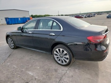 Mercedes Klasa E W214 2023 Mercedes-Benz Klasa E 2023 Mercedes-Benz E 350 4MATIC 2.0 Benzyna 255KM, zdjęcie 3