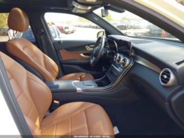 Mercedes GLC C253 2021 Mercedes-Benz GLC 300 4Matic 2021 2.0 Benzyna 255KM, zdjęcie 8