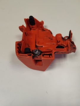 КРЫШКА ОСНОВАНИЯ КАРБЮРАТОРА HUSQVARNA 560XP 555 550 ИЛИ