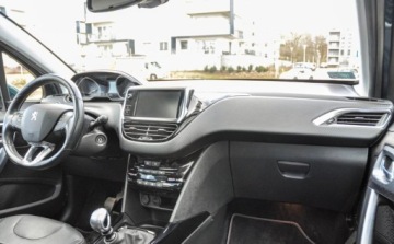 Peugeot 2008 I SUV Facelifting 1.5 BlueHDI 102KM 2018 Peugeot 2008 2018 r. 1,5HDi Salon PL 1 wlasciciel Bezwypadkowy 55 tys.km, zdjęcie 9