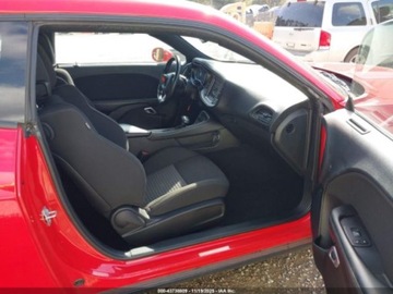 Dodge Challenger III 2022 Dodge Challenger Gt 2022 3.6 Benzyna 303KM, zdjęcie 9