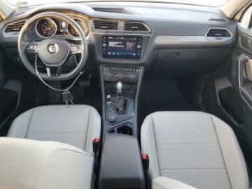 Volkswagen Tiguan II 2021 Volkswagen Tiguan Se, 2021r., 4x4, 2.0L 2.0 Benzyna 184KM, zdjęcie 6