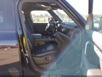 Land Rover Defender IV (L663) 2023 Land Rover Defender 130 X-Dynamic Se 2023 3.0l 3.0 Benzyna 395KM, zdjęcie 9