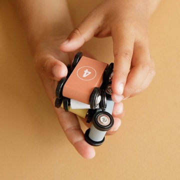 ДЕРЕВЯННАЯ ГОРКА ДЛЯ АВТОМОБИЛЕЙ LITTLE DUTCH BLUE