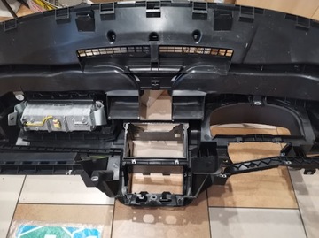 панель приборов, консоль, каркас кабины VW GOLF V