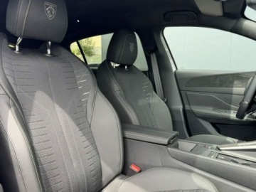 Peugeot 308 III 2025 Od ręki - GT e-DCS6 1.2 mHEV 145KM / Pakiet Bezpieczeństwo, zdjęcie 3