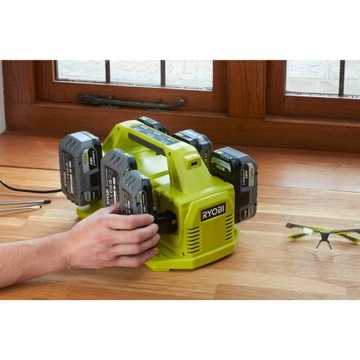 RYOBI 6-PORTOWA ŁADOWARKA 18 V 4A ONE+ RC18640 NA 6 AKUMULATORÓW USB 2A