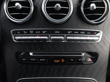 Mercedes GLC C253 SUV 2.0 250 211KM 2018 Mercedes GLC GLC 250 4MATIC, Salon Polska, 4X4, zdjęcie 12