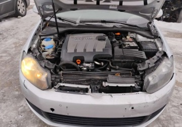 Volkswagen Golf VI Variant 1.6 TDI-CR DPF BlueMotion 105KM 2012 Volkswagen Golf 2012r, SALON POLSKA. 1.6 TDI. Lekko uszkodzony przod. Jezd, zdjęcie 4