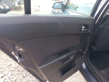 Opel Astra J Hatchback 5d 1.6 Twinport ECOTEC 115KM 2009 Opel Astra OPEL ASTRA H 1600 benzyna super stan 1.6 Benzyna 115KM, zdjęcie 30