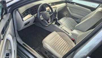 Volkswagen Passat B8 Variant Facelifting 2.0 TSI 190KM 2022 Volkswagen Passat 2.0TSI 190KM ACC SalonPL Kamera, zdjęcie 8