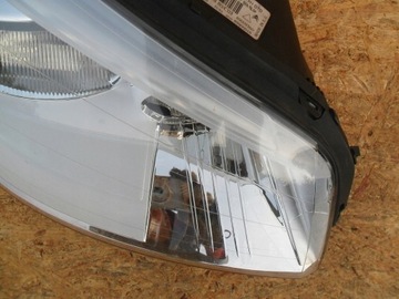 Citroen C4 2004 2005 2006 правая фара, правая лампа