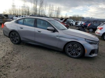 BMW Seria 5 G90-91 2024 BMW Seria 5 2024, 3.0L, 4x4, od ubezpieczalni 3.0 Benzyna 375KM, zdjęcie 2