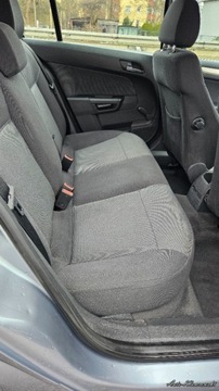 Opel Astra H Hatchback 5d 1.4 TWINPORT ecoFLEX 90KM 2007 Opel Astra Opel Astra III 1.4 Benz Klima II kpl opon 1.4 Benzyna 90KM, zdjęcie 16