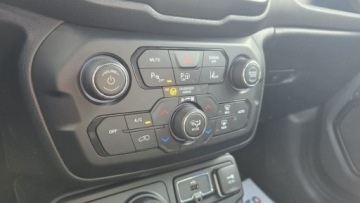 Jeep Renegade SUV Plug-In Seria 2/3 1.3 Turbo 4xe PHEV 240KM 2021 Jeep Renegade automat 4x4 xsenon bixenon, zdjęcie 12