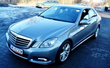 Mercedes Klasa E W212 Limuzyna 350 CDI BlueEFFICIENCY 231KM 2009 Mercedes-Benz Klasa E 4-Matic , Automat, Ledy, 3.0 Diesel 231KM