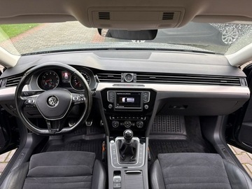 Volkswagen Passat B8 Variant 1.4 TSI BlueMotion Technology ACT 150KM 2017 Volkswagen Passat Variant 1.4 TSI 150 KM Highline, zdjęcie 8