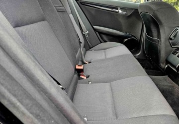 Mercedes Klasa C W204 Limuzyna 1.8 180 CGI BlueEFFICIENCY 156KM 2010 Mercedes-Benz Klasa C Mercedes-Benz Klasa C 180 CGI Automatik BlueEFFICIEN, zdjęcie 19