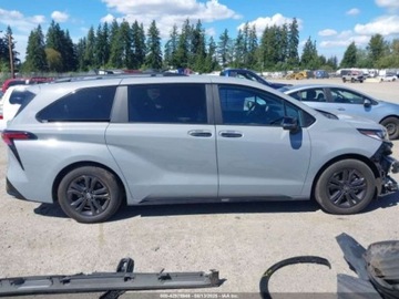 Toyota Sienna III 2025 Toyota Sienna xse, 2025r., 4x4, 2.5L 2.5 Benzyna 245KM, zdjęcie 4