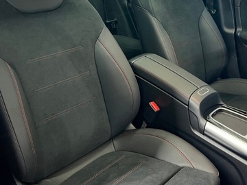 Mercedes GLA II Off-roader Facelifting 1.3 200 163KM 2025 MERCEDES-BENZ GLA 200 AMG Line Suv 1.3 (163KM) 2025, zdjęcie 4