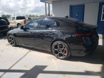 Alfa Romeo Giulia II Sedan Facelifting 2.0 Turbo 280KM 2022 Alfa Romeo Giulia 2022, Veloce, 2.0L, od ubezpieczalni 2.0 Benzyna 280KM, zdjęcie 5