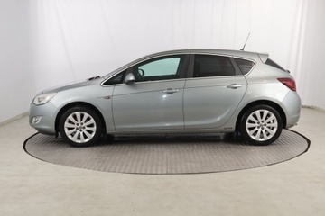 Opel Astra J Hatchback 5d 1.4 Turbo ECOTEC 140KM 2011 Opel Astra 1.4 T, Klima, Klimatronic, Tempomat, zdjęcie 2